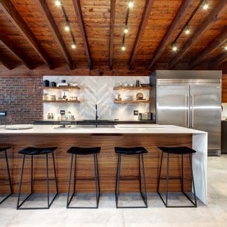 Cuisine tendance avec tablettes autoportantes