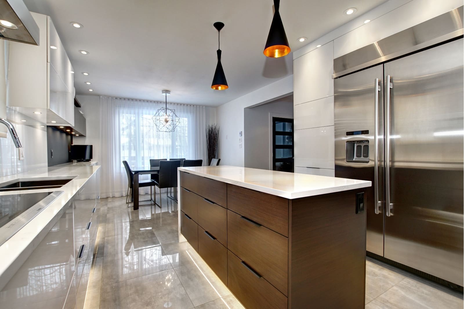 Cuisine contemporaine avec un îlot