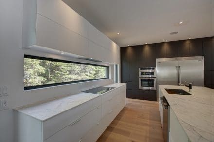 Cuisine Cuisine moderne grise et blanche vue 2