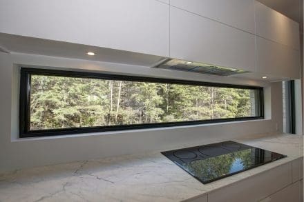 Cuisine moderne grise et blanche vue 3