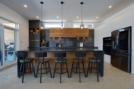 Cuisine moderne grise et bois vue 5