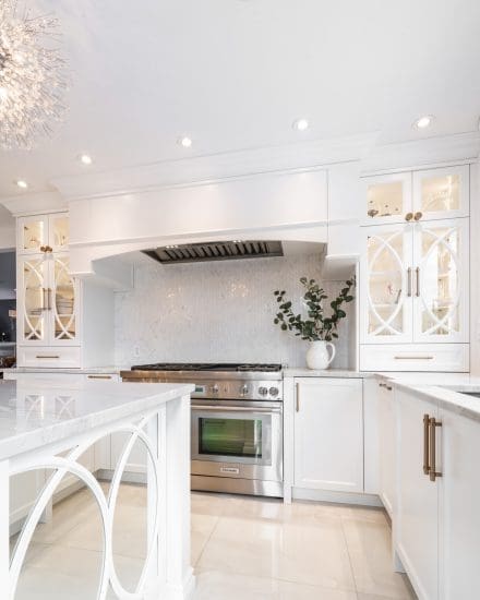 Cuisine classique blanche - vue 1