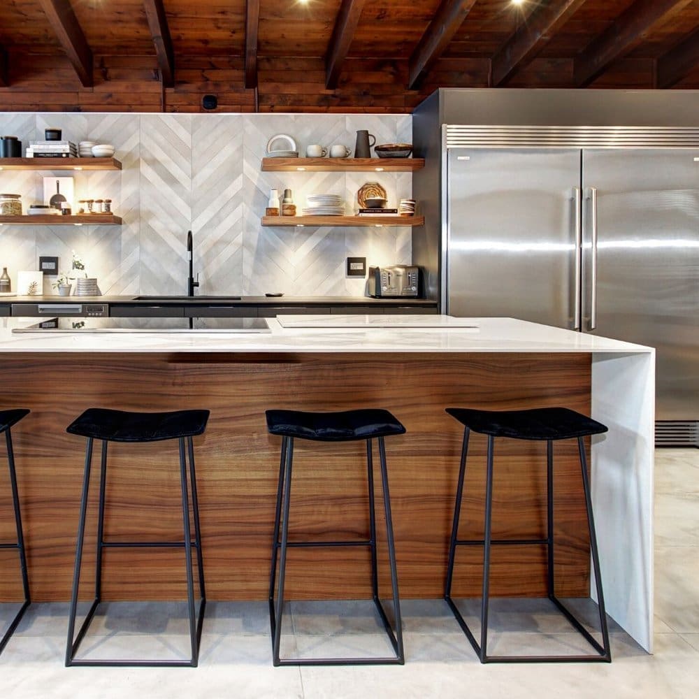 POSE CÉRAMIQUE HERRINGBONE (EN CHEVRON)